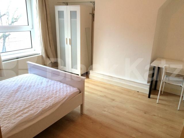 			LET, 2 Bedroom, 1 bath, 1 reception Apartment			 East Street , Elephant and Castle